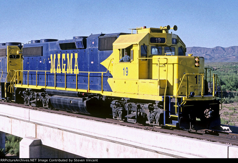 SMA GP38-2 #19 painted for Magma Copper Co crossing the Gila River.